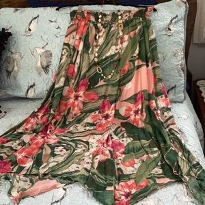 Tropical gauze skirt with necklace